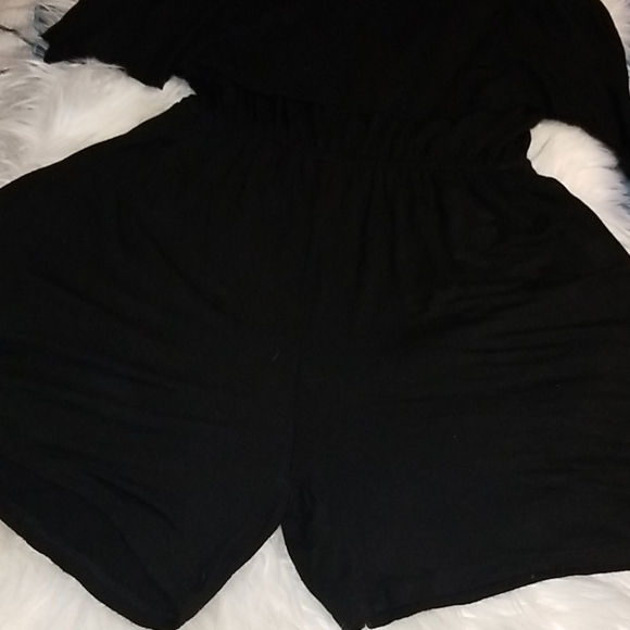 "Color Thread" Little Black Romper - Picture 4 of 12